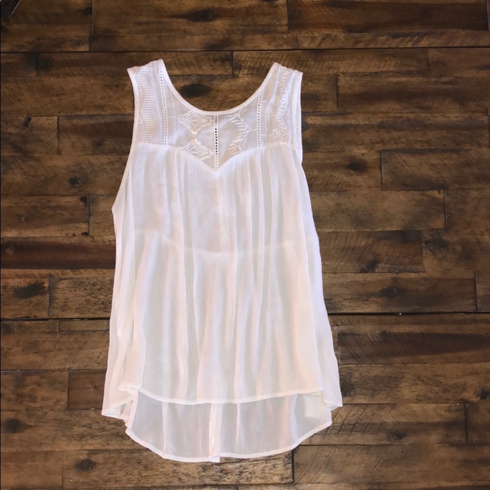 Cute white tank - Chloe K